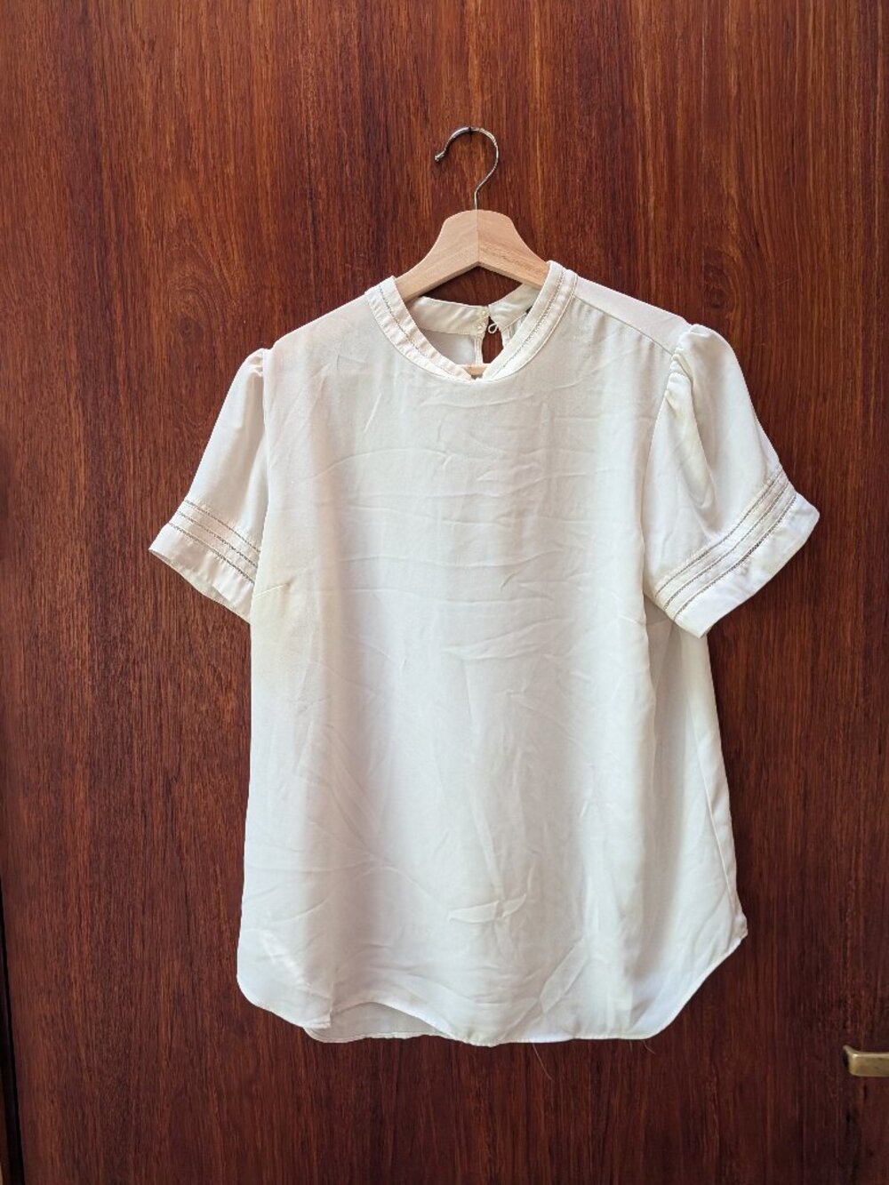 Ann Taylor Ivory Puff Sleeve Keyhole Blouse Size M